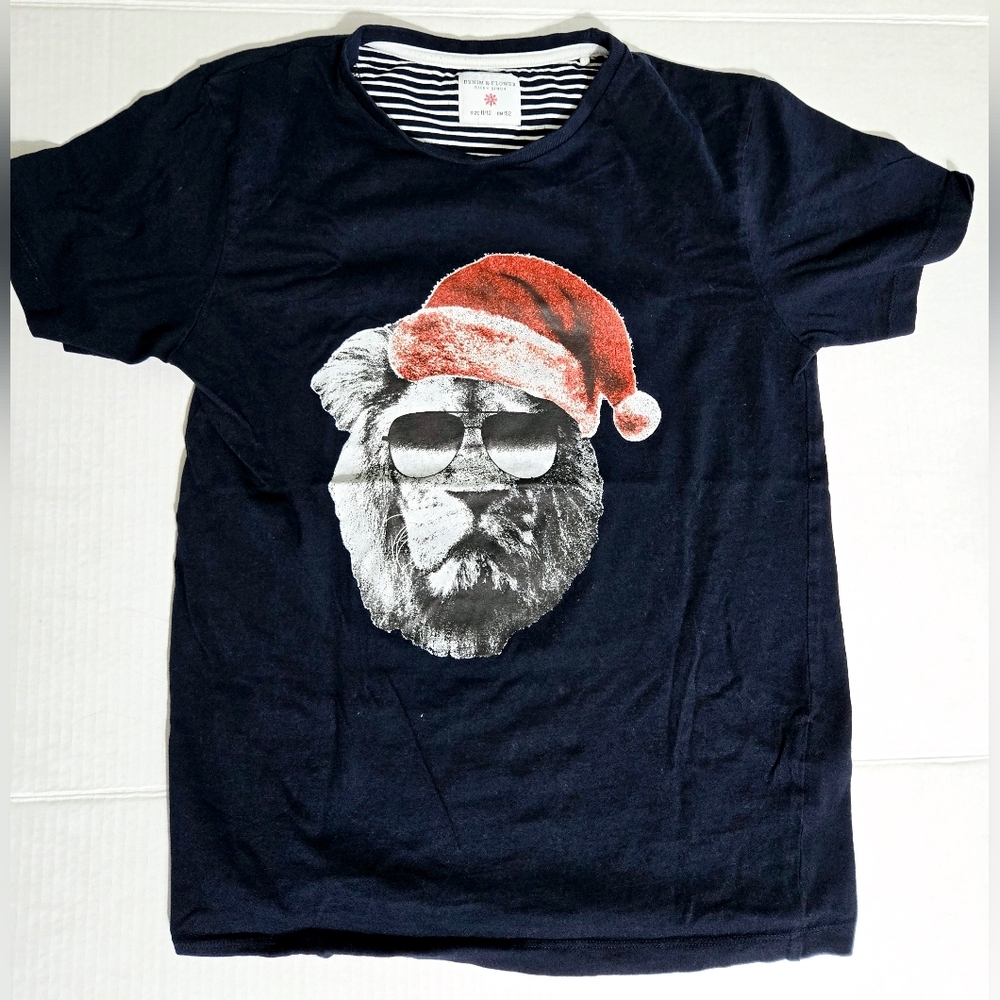 Navy Blue Christmas Lion Tee Shirts size‎ 11/12 years